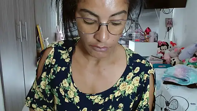 kateleyagrey online show from 12-18-24, 02:17