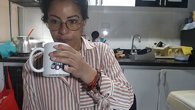 kateleyagrey online show from 09-28-25, 02:33