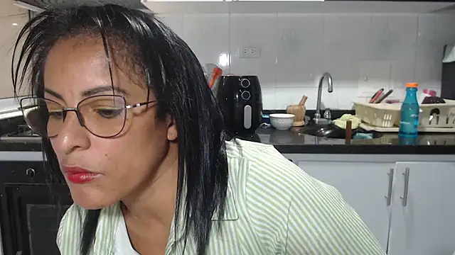 kateleyagrey online show from 11-26-25, 08:43