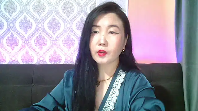 Snapshot of Bet_Lu chatting on 01-23-25, 10:11 Bet Lu online show from 01-23-25, 10:11