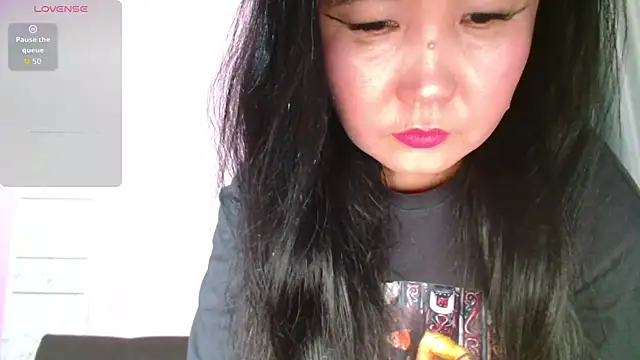 Snapshot of Bet_Lu chatting on 10-12-25, 04:22 Bet Lu online show from 10-12-25, 04:22