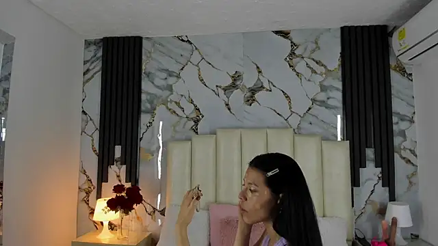 lulumars online show from 02-18-25, 04:04