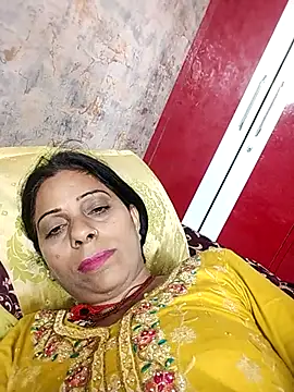 Snapshot of Manmohini123 chatting on 02-18-25, 11:33 Manmohini123 online show from 02-18-25, 11:33