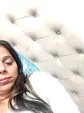 Snapshot of Manmohini123 chatting on 02-21-25, 07:10 Manmohini123 online show from 02-21-25, 07:10