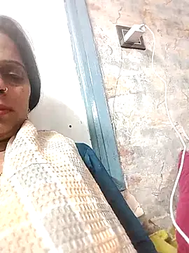 Snapshot of Manmohini123 chatting on 03-11-25, 03:12 Manmohini123 online show from 03-11-25, 03:12