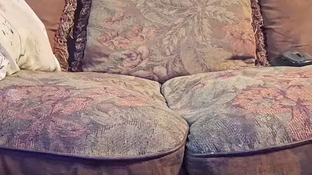 Snapshot of highstepper500 chatting on 10-13-25, 06:35 highstepper500 online show from 10-13-25, 06:35