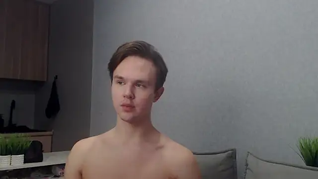 Snapshot of MartinMendez chatting on 03-08-26, 05:50 MartinMendez online show from 03-08-26, 05:50