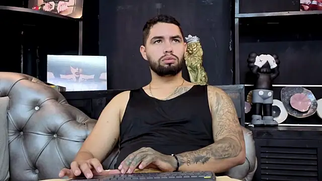 Snapshot of matteosantos chatting on 10-10-25, 12:37 matteosantos online show from 10-10-25, 12:37