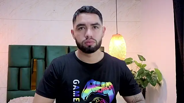 Snapshot of matteosantos chatting on 10-18-25, 11:33 matteosantos online show from 10-18-25, 11:33