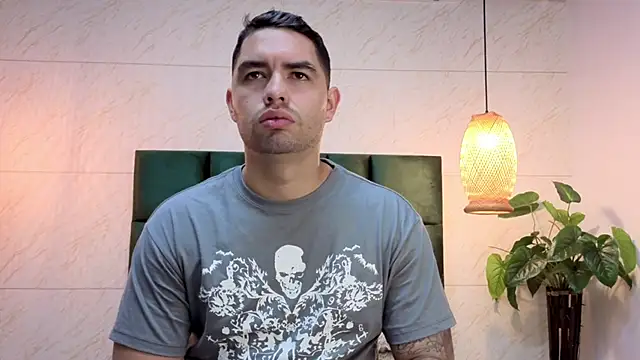 Snapshot of matteosantos chatting on 10-21-25, 11:55 matteosantos online show from 10-21-25, 11:55