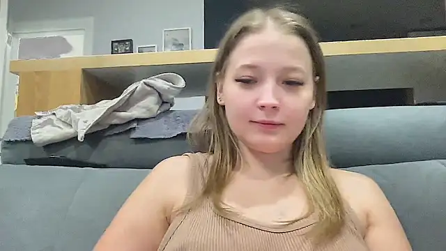 CharmingSarah online show from 10-25-25, 04:35