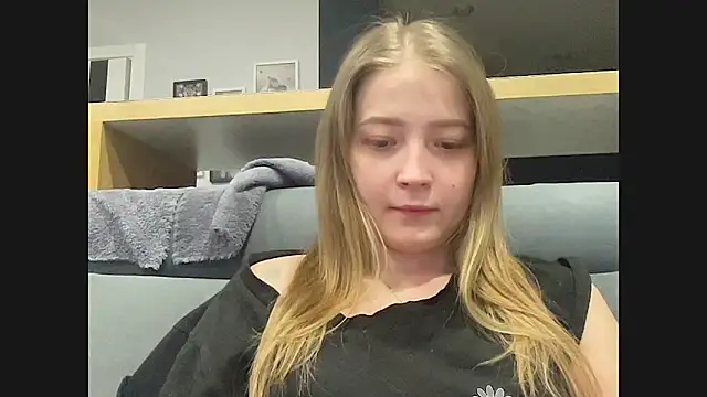 CharmingSarah online show from 02-25-26, 05:33