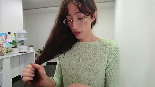 NicoleCortez online show from 12-15-24, 04:07