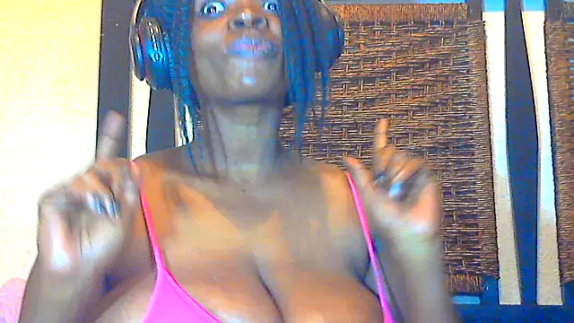 Snapshot of CallyCallienteXxX chatting on 03-18-25, 12:27 CallyCallienteXxX online show from 03-18-25, 12:27