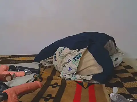 Cutteychiky online show from 11-26-25, 08:21