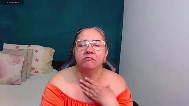 scaelettdubois online show from 05-05-26, 01:57