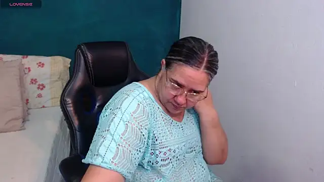 scaelettdubois online show from 05-07-26, 02:28