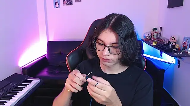 malik harrison   online show from 02-06-25, 02:48