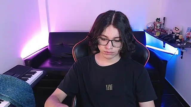 malik harrison   online show from 02-06-25, 05:51