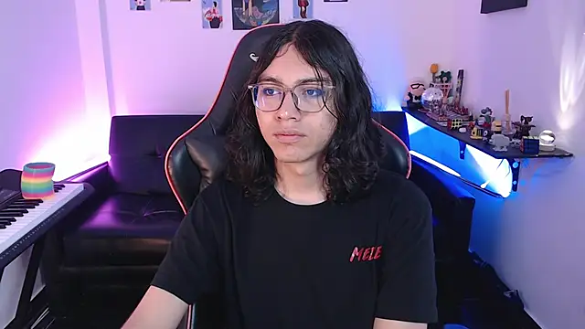 malik harrison   online show from 11-05-25, 04:51