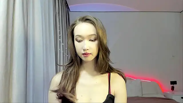 Snapshot of _luna_022 chatting on 02-13-25, 04:22 luna 022 online show from 02-13-25, 04:22