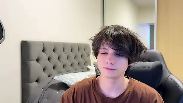 Snapshot of SasukeUhchiaa chatting on 12-21-24, 10:28 SasukeUhchiaa online show from 12-21-24, 10:28