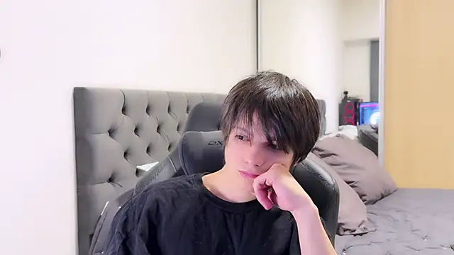 Snapshot of SasukeUhchiaa chatting on 01-05-25, 03:00 SasukeUhchiaa online show from 01-05-25, 03:00