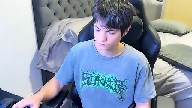 Snapshot of SasukeUhchiaa chatting on 02-27-25, 01:48 SasukeUhchiaa online show from 02-27-25, 01:48