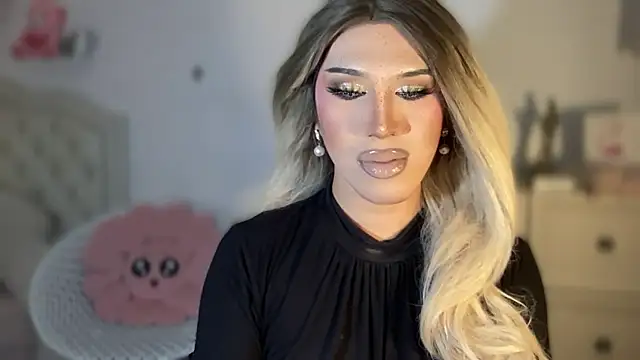 Ts glamxxxx online show from 10-01-25, 01:22