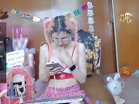 Skinygirl online show from 11-01-25, 08:00