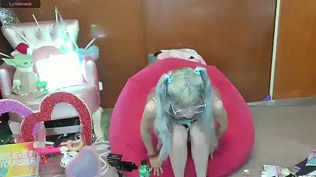 Skinygirl online show from 05-05-26, 11:13