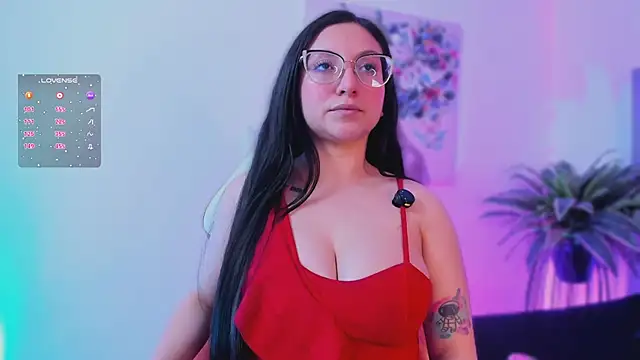 lucy neil online show from 12-14-25, 02:39