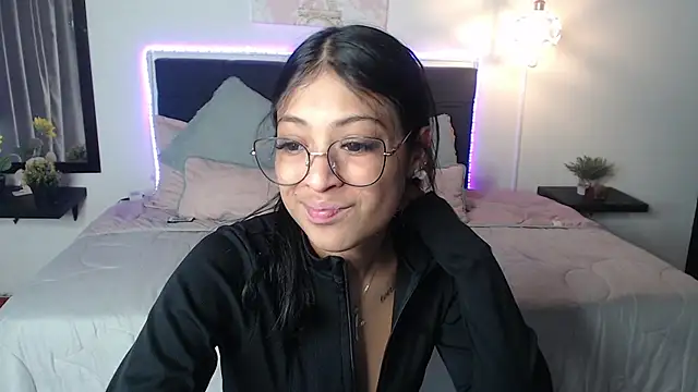 vaness weet online show from 12-25-24, 05:37