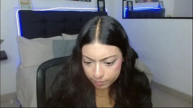 vaness weet online show from 11-29-25, 08:12