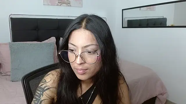 Snapshot of vaness_weet chatting on 03-20-26, 10:14 vaness weet online show from 03-20-26, 10:14