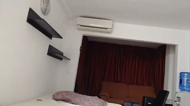 Snapshot of OnlySolovicio chatting on 09-12-25, 07:47 OnlySolovicio online show from 09-12-25, 07:47