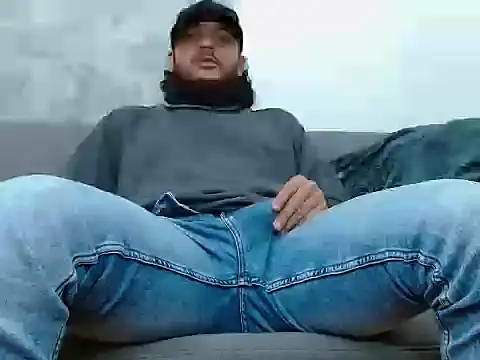 tuyo1995 online show from 10-01-25, 01:06