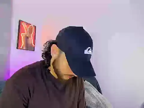 tuyo1995 online show from 11-11-25, 02:44