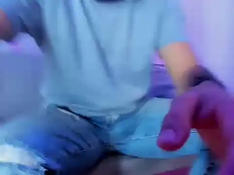 tuyo1995 online show from 11-19-25, 03:12