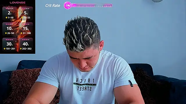 Snapshot of Leonsmoron chatting on 02-24-25, 04:58 Leonsmoron online show from 02-24-25, 04:58
