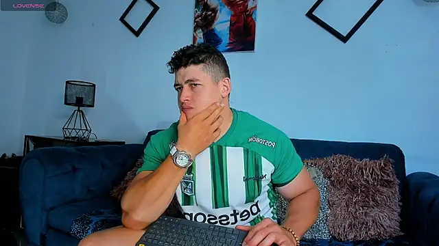 Leonsmoron online show from 10-10-25, 10:53