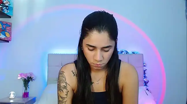 Snapshot of Layla_Rachel chatting on 03-01-25, 01:00 Layla Rachel online show from 03-01-25, 01:00