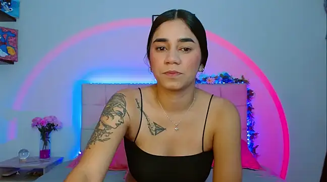Snapshot of Layla_Rachel chatting on 03-10-25, 02:06 Layla Rachel online show from 03-10-25, 02:06