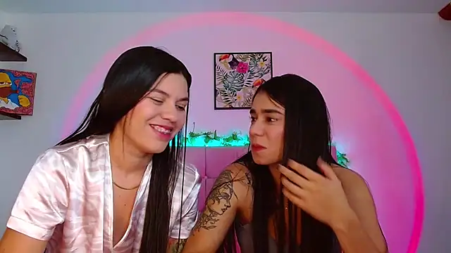 Layla Rachel online show from 10-20-25, 12:11