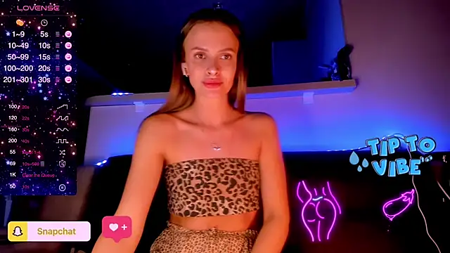 Snapshot of madina_taher chatting on 02-20-25, 11:10 madina taher online show from 02-20-25, 11:10