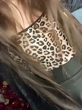 Snapshot of Var_Kiss chatting on 03-28-26, 06:02 Var Kiss online show from 03-28-26, 06:02