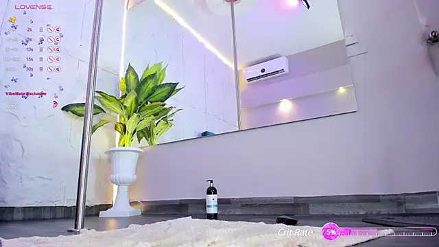 Snapshot of SaraFerrerx chatting on 03-07-25, 11:49 SaraFerrerx online show from 03-07-25, 11:49