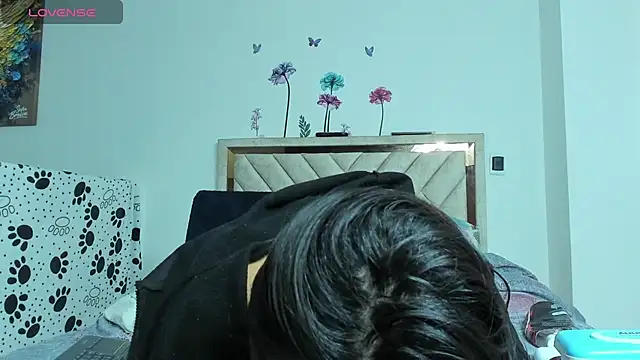 Snapshot of Bessie32 chatting on 02-04-25, 01:59 Bessie32 online show from 02-04-25, 01:59