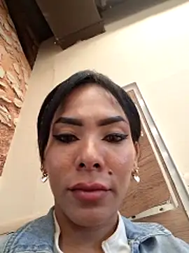 Doll Loren online show from 11-17-25, 02:34