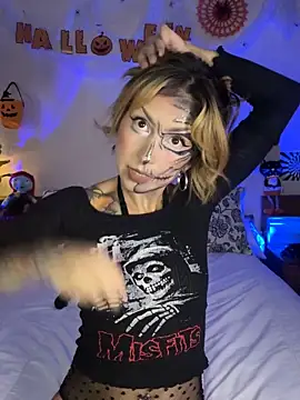 Cinamoonn online show from 10-26-25, 07:09